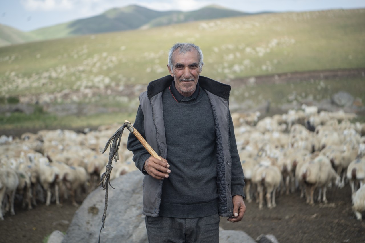 Nazir Kəlbəcərdə təsərrüfatlara baş çəkib, fermerlərlə görüşüb - FOTOLAR