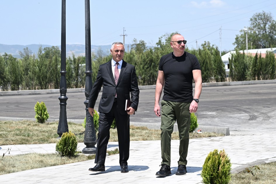 Prezident Xocalının Təzəbinə kəndində görülən işlərlə tanış olub - FOTOLAR