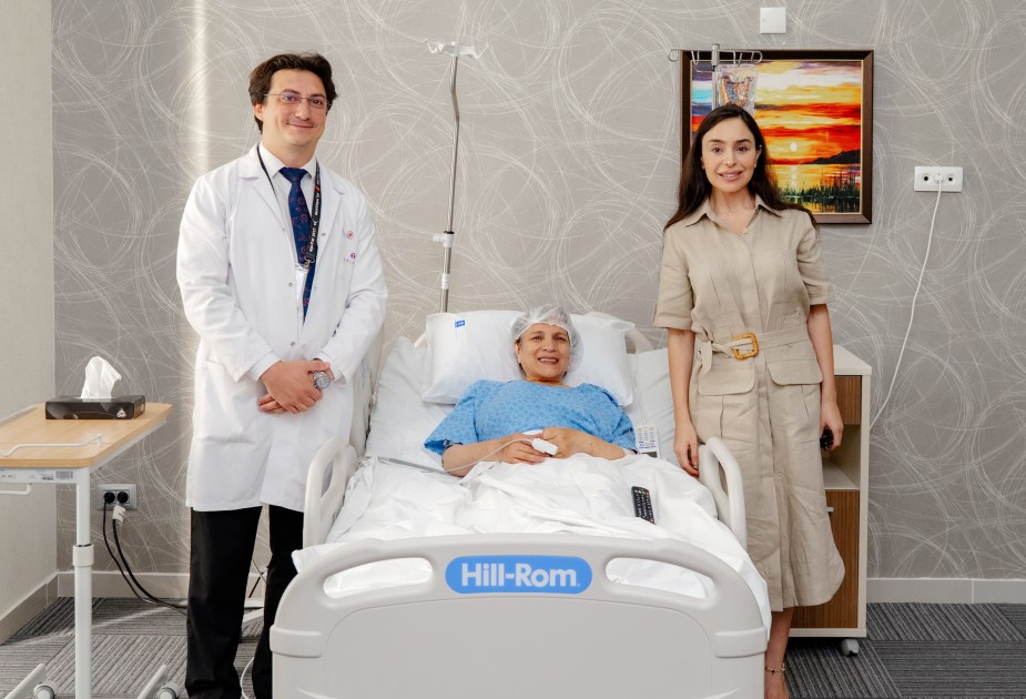 Leyla Əliyeva “Məlhəm Hospital”da olub - FOTOLAR