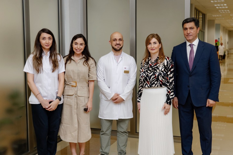 Leyla Əliyeva “Məlhəm Hospital”da olub - FOTOLAR