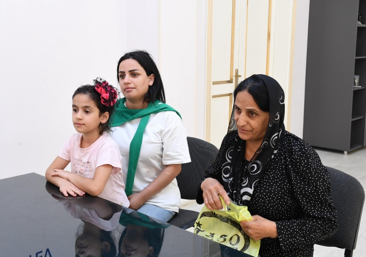 Komitə sədri keçmiş məcburi köçkünlərin müraciətlərini dinlədi - FOTOLAR