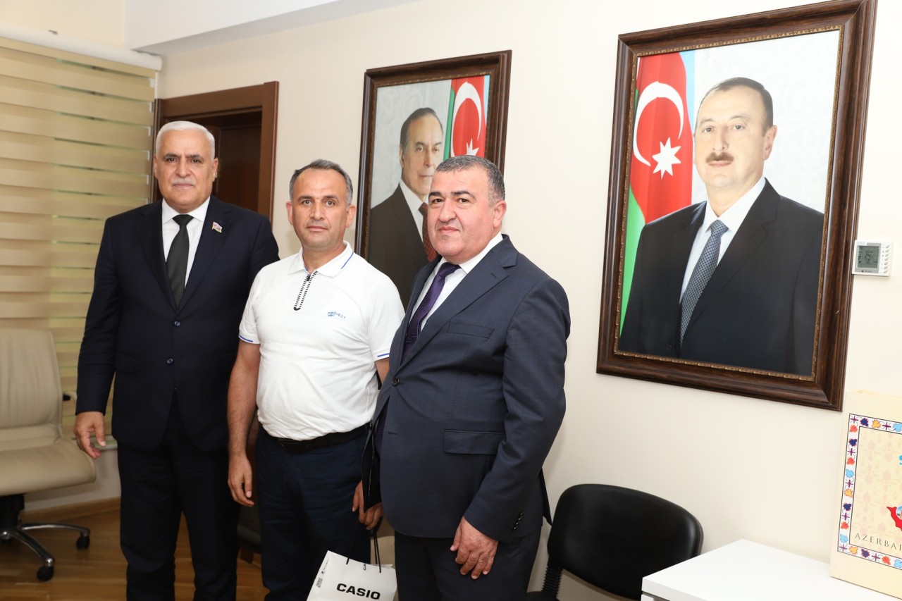 Xətai RİH jurnalistləri mükafatlandırdı - FOTOLAR