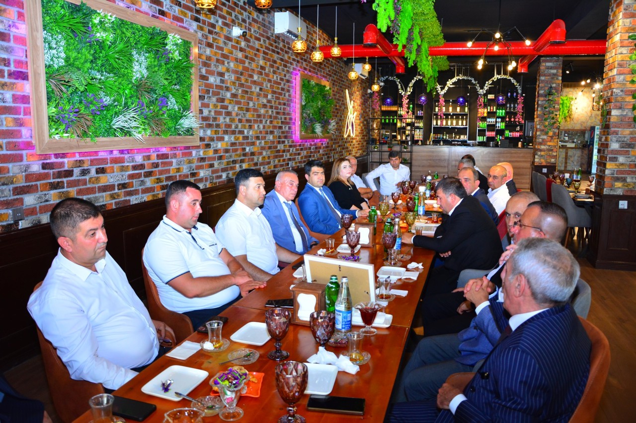 Seymur Orucov jurnalistləri mükafatlandırdı - FOTOLAR