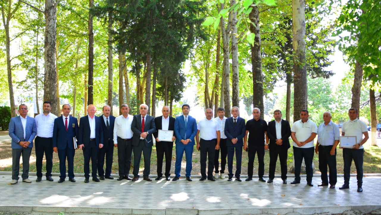 Seymur Orucov jurnalistləri mükafatlandırdı - FOTOLAR