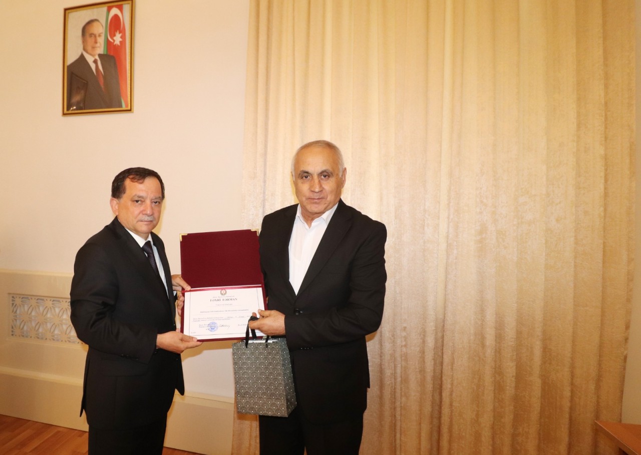 Rəcəb Babaşov bir qrup jurnalisti təltif etdi - FOTOLAR