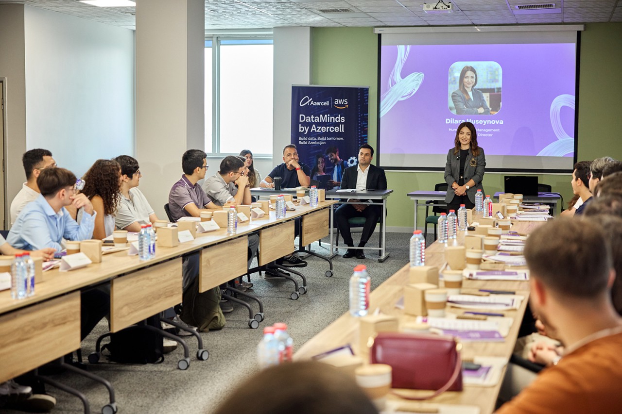 "Azercell" gənclər üçün “DataMinds Bootcamp” proqramına start verdi - FOTOLAR