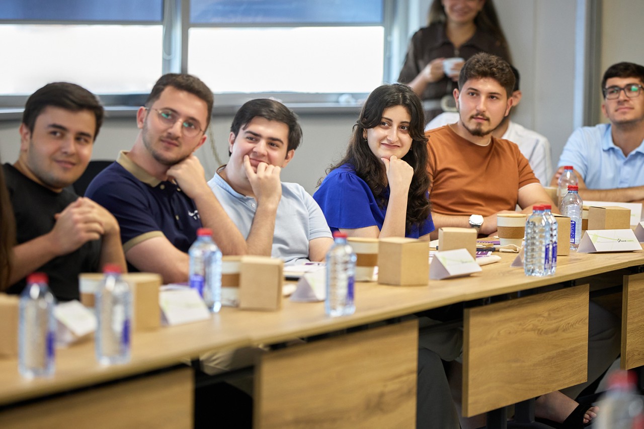 "Azercell" gənclər üçün “DataMinds Bootcamp” proqramına start verdi - FOTOLAR