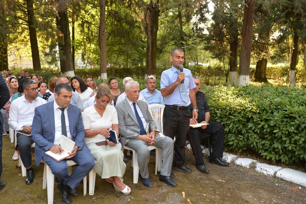 Taleh Qaraşov sakinlərin problemlərini dinlədi - FOTOLAR
