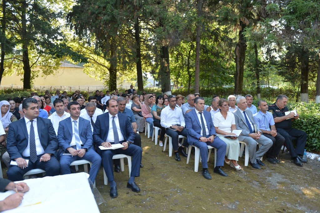 Taleh Qaraşov sakinlərin problemlərini dinlədi - FOTOLAR