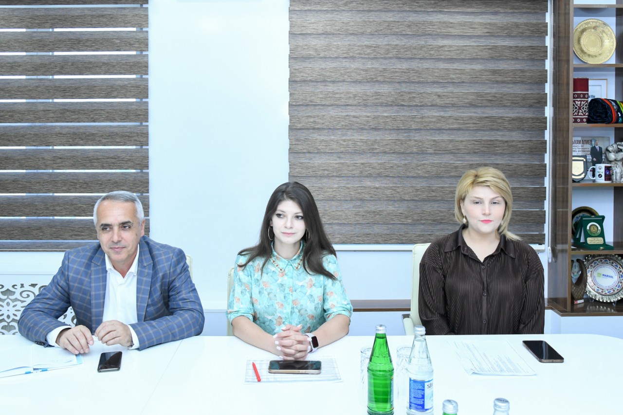 Rektor BMU-da təcrübə keçən koreyalı tələbələrlə görüşüb - FOTOLAR