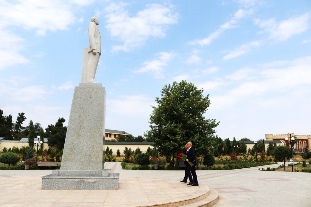 Agentlik sədri vətəndaşların problemlərini dinlədi - FOTOLAR