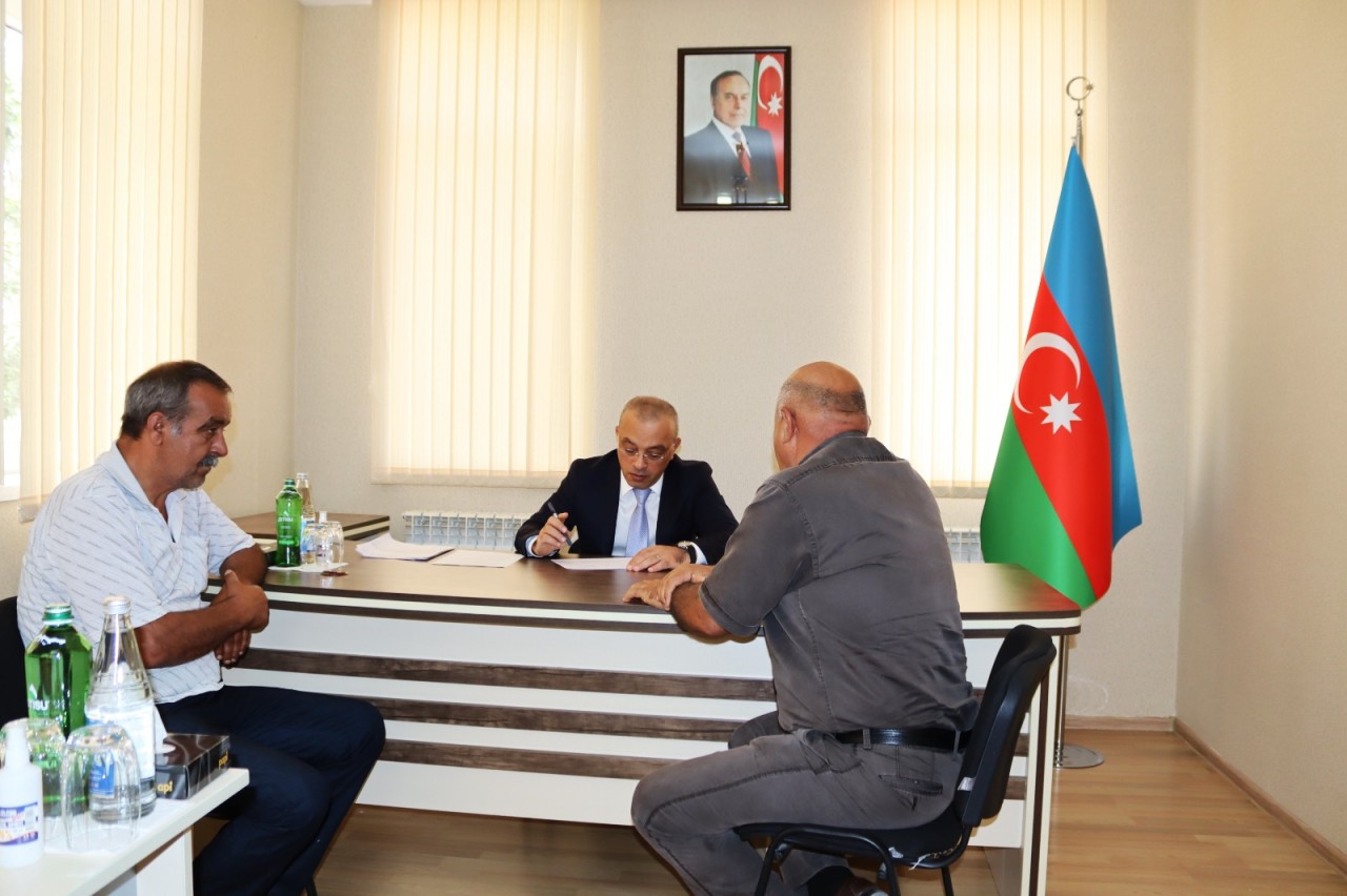 Agentlik sədri vətəndaşların problemlərini dinlədi - FOTOLAR