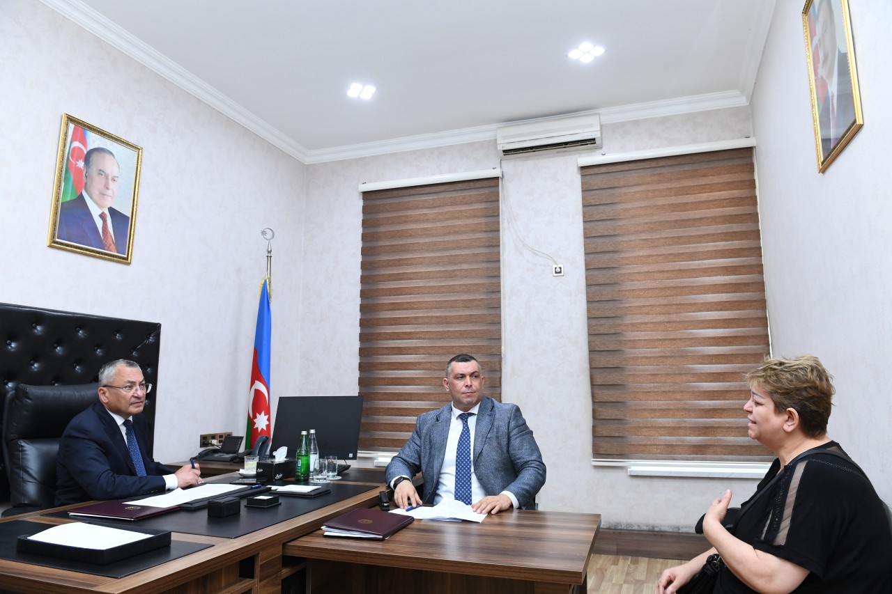 Rövşən Rzayev vətəndaşların müraciətlərini dinlədi - FOTOLAR