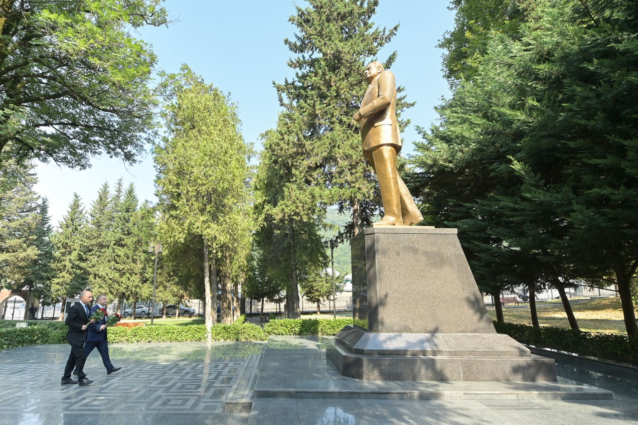 Emin Əmrullayev Oğuzda vətəndaşları qəbul etdi - FOTOLAR