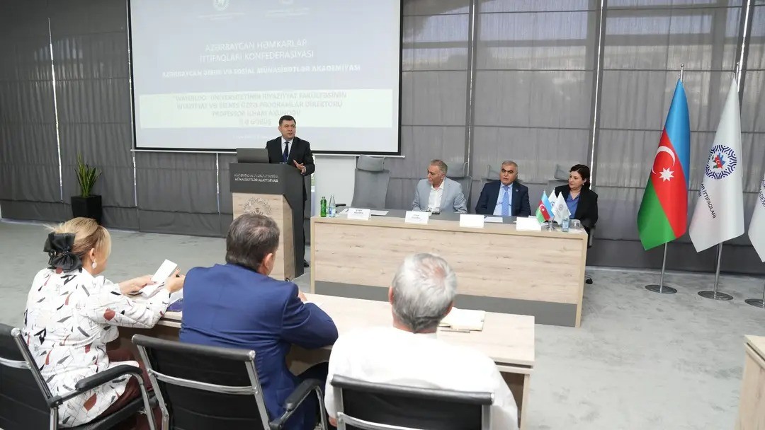 Vaterloo Universitetinin professoru ilə AƏSMA-da görüş keçirilib - FOTOLAR