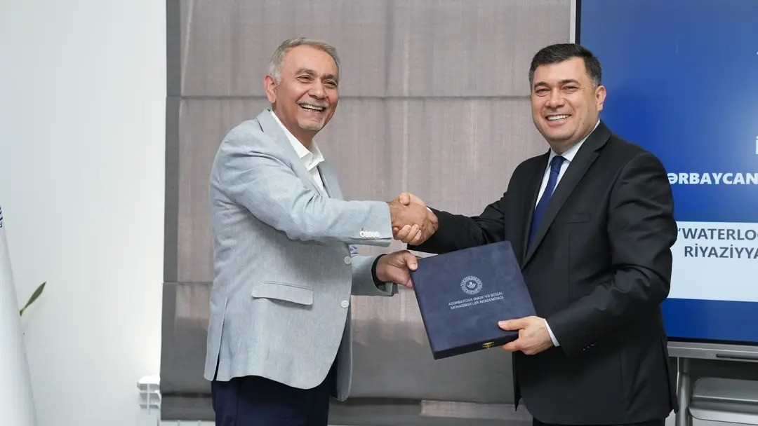 Vaterloo Universitetinin professoru ilə AƏSMA-da görüş keçirilib - FOTOLAR