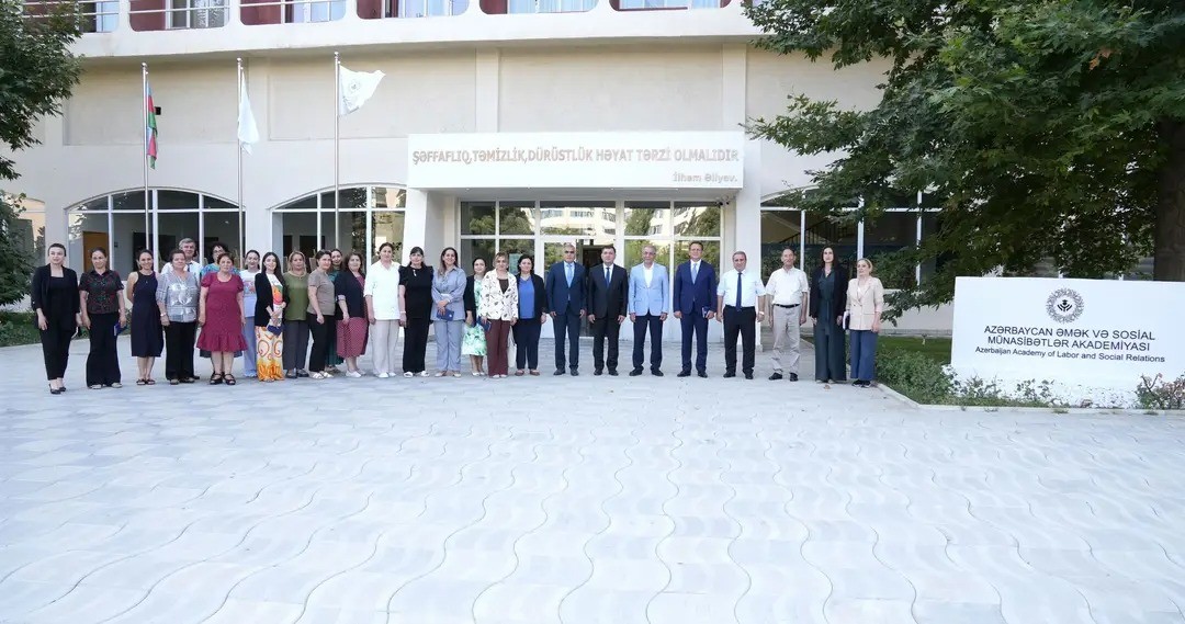 Vaterloo Universitetinin professoru ilə AƏSMA-da görüş keçirilib - FOTOLAR