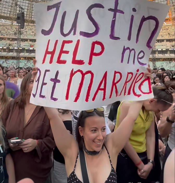 "Yazanların çoxu azərbaycanlı idi" - Castinin konsertində evlənmək istəyən qız