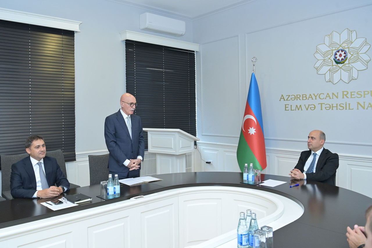 Emin Əmrullayev Avropa çempionu olan tələbələrlə görüşdü - FOTOLAR