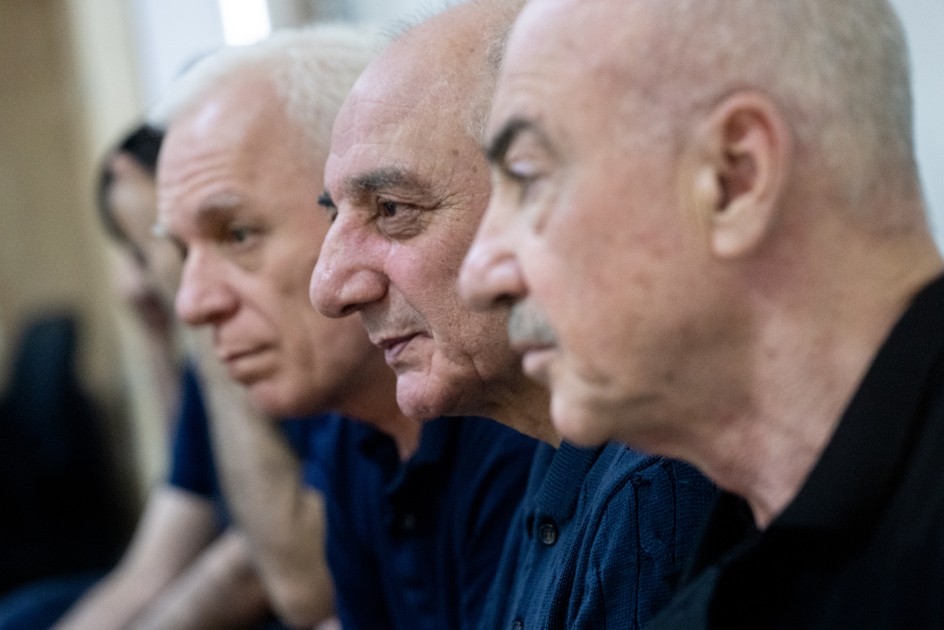 Əsirlikdə işgəncələr görmüş şəxslər ifadə verdilər - MƏHKƏMƏ (FOTOLAR)