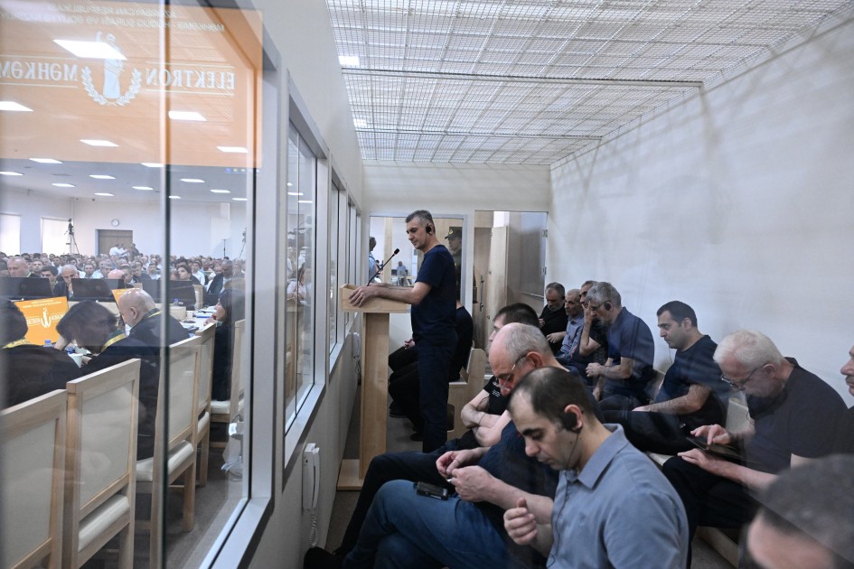 Əsirlikdə işgəncələr görmüş şəxslər ifadə verdilər - MƏHKƏMƏ (FOTOLAR)