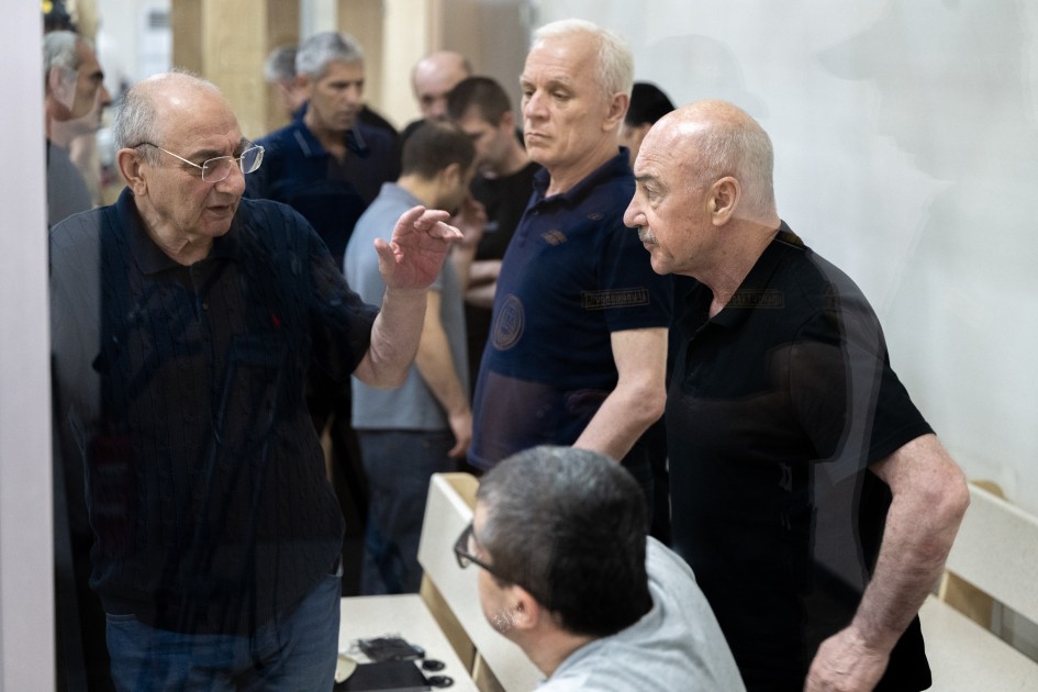 Əsirlikdə işgəncələr görmüş şəxslər ifadə verdilər - MƏHKƏMƏ (FOTOLAR)