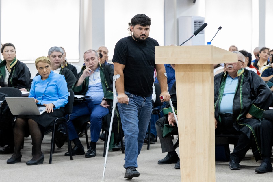 Əsirlikdə işgəncələr görmüş şəxslər ifadə verdilər - MƏHKƏMƏ (FOTOLAR)