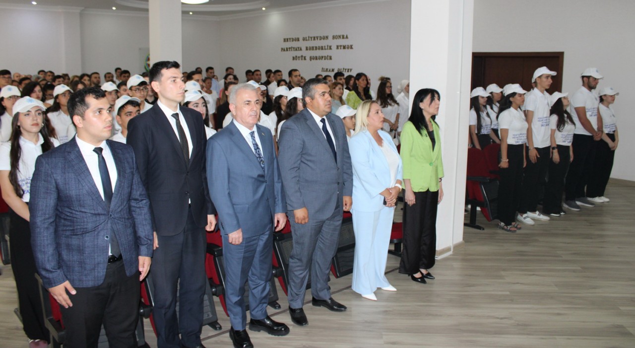 YAP Nizami rayon təşkilatı gəncləri mükafatlandırdı - FOTOLAR