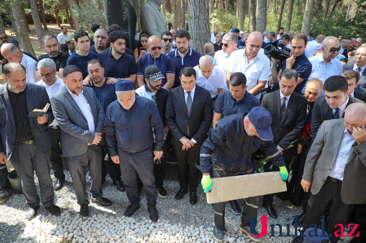 Arif Babayev I Fəxri xiyabanda dəfn edildi - FOTOLAR+VİDEO