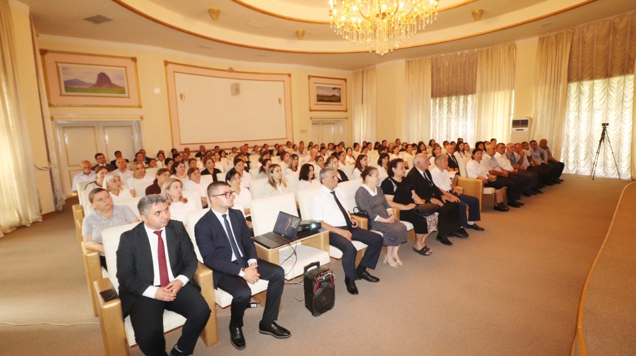 Qazaxda “Ümummilli Lider Heydər Əliyev milli dilimizin xilaskarıdır” mövzusunda tədbir keçirilib - FOTOLAR