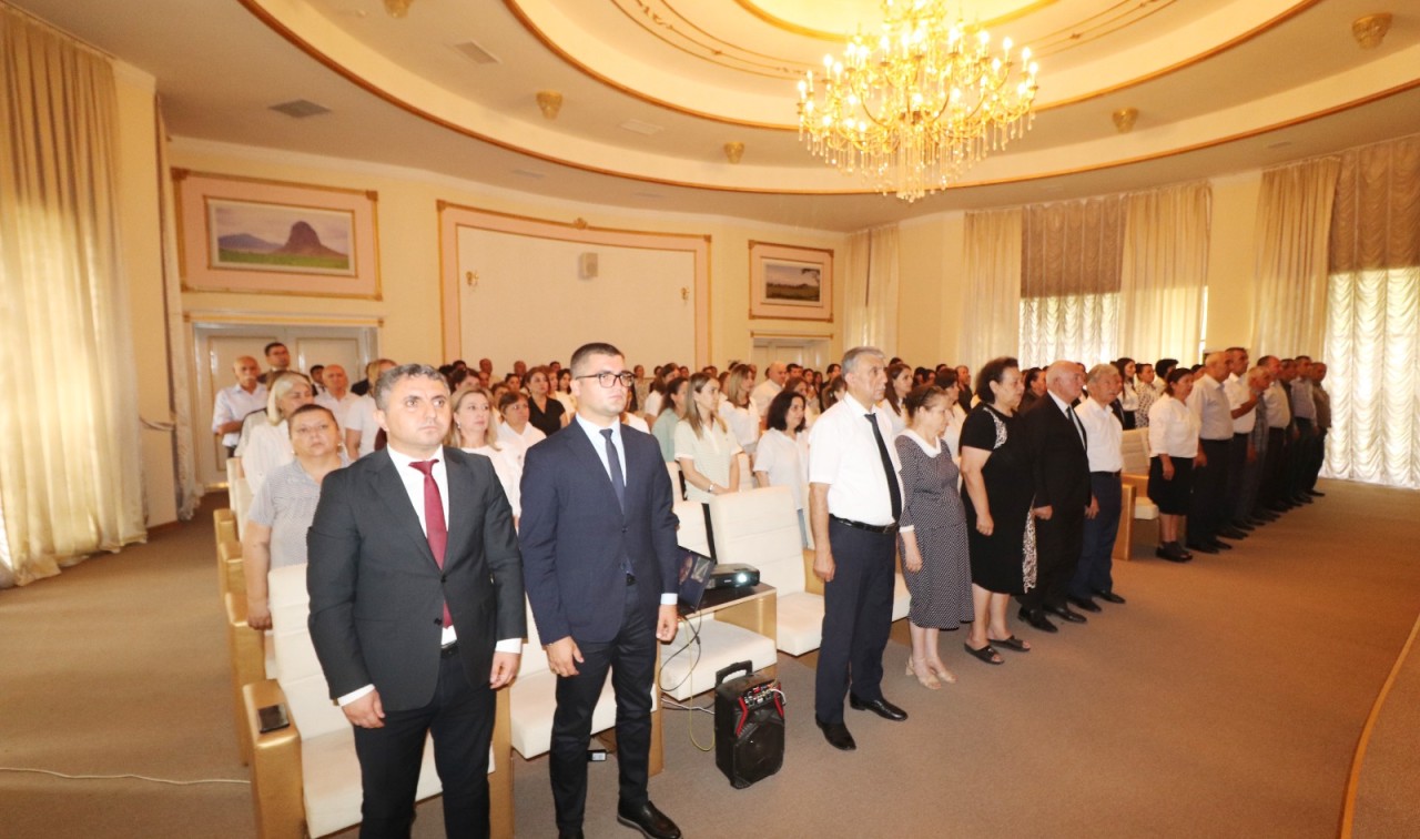 Qazaxda “Ümummilli Lider Heydər Əliyev milli dilimizin xilaskarıdır” mövzusunda tədbir keçirilib - FOTOLAR