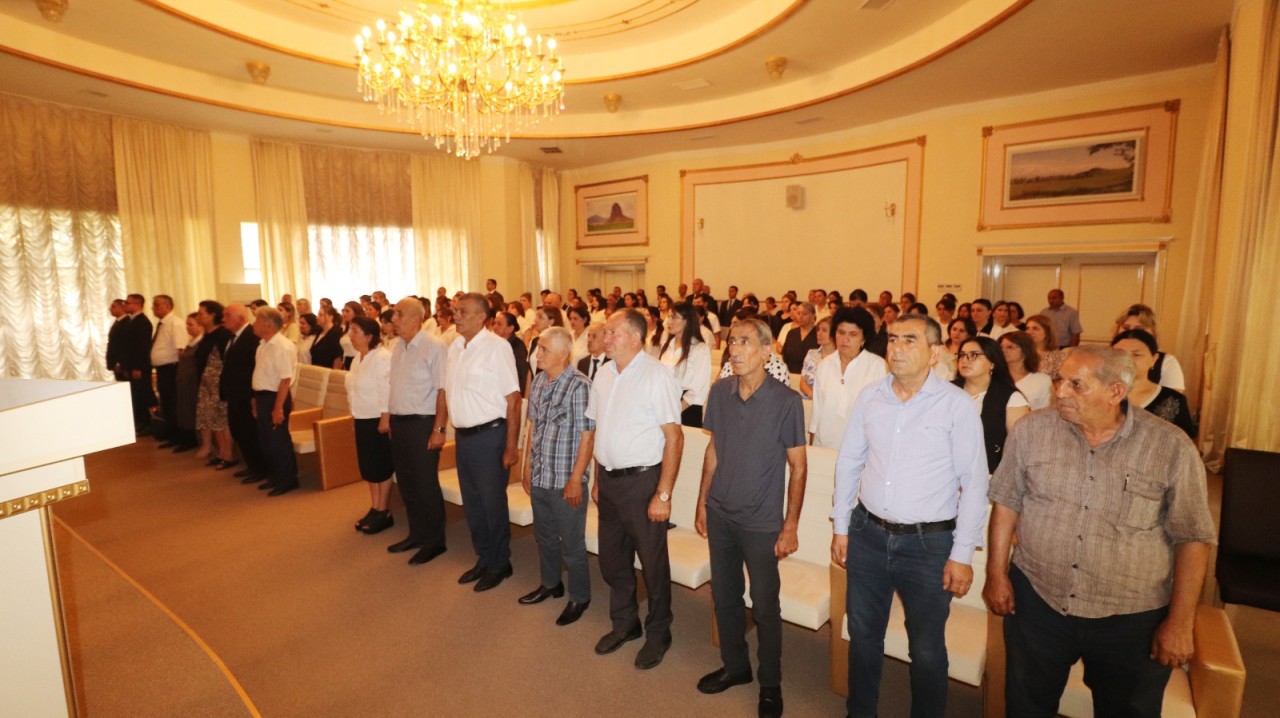 Qazaxda “Ümummilli Lider Heydər Əliyev milli dilimizin xilaskarıdır” mövzusunda tədbir keçirilib - FOTOLAR