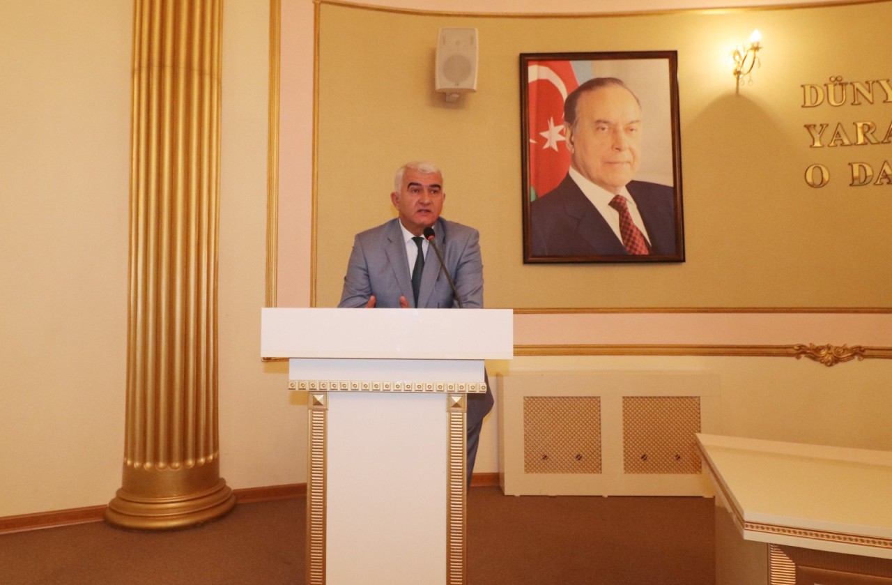 Qazaxda “Ümummilli Lider Heydər Əliyev milli dilimizin xilaskarıdır” mövzusunda tədbir keçirilib - FOTOLAR