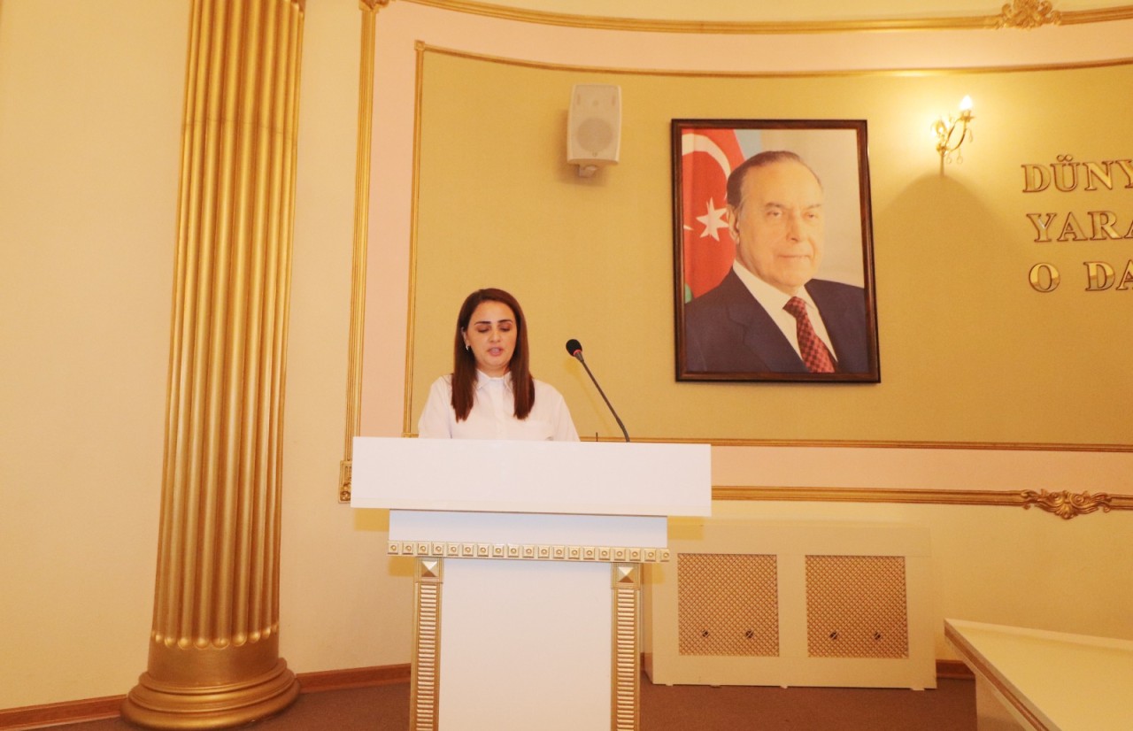 Qazaxda “Ümummilli Lider Heydər Əliyev milli dilimizin xilaskarıdır” mövzusunda tədbir keçirilib - FOTOLAR