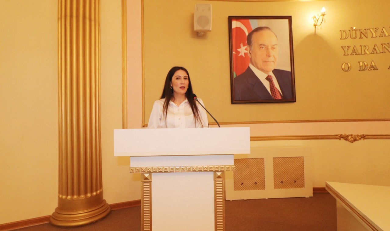 Qazaxda “Ümummilli Lider Heydər Əliyev milli dilimizin xilaskarıdır” mövzusunda tədbir keçirilib - FOTOLAR