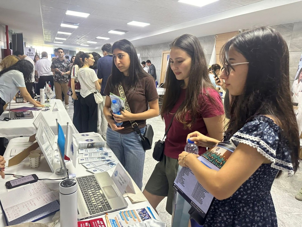 ATMU  ali təhsil müəssisələrinin sərgisində iştirak edib - FOTOLAR