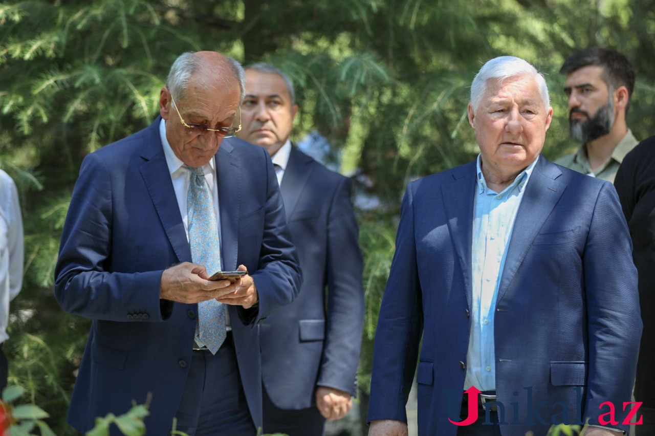 Elçin Əfəndiyev dəfn edildi - FOTOLAR