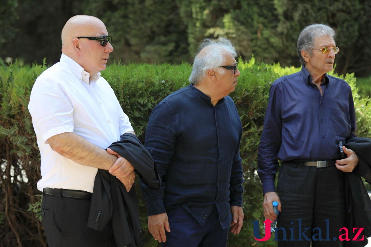 Elçin Əfəndiyev dəfn edildi - FOTOLAR