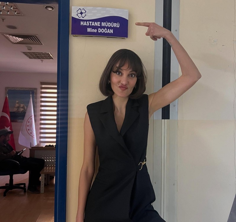 "Uzak şehir"dən gedir - FOTO