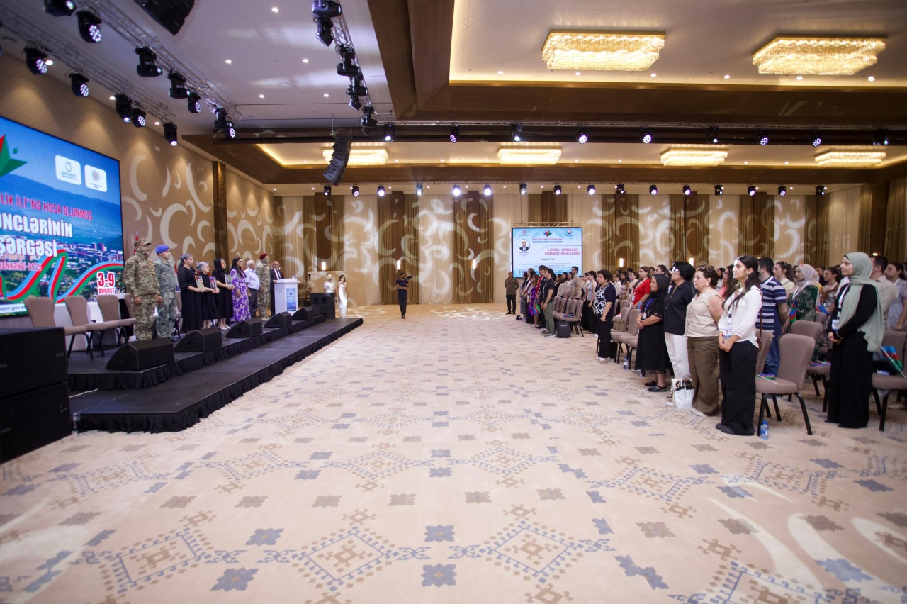 Şəhid ailələri diaspor gənclərinin yay düşərgəsində - FOTOLAR