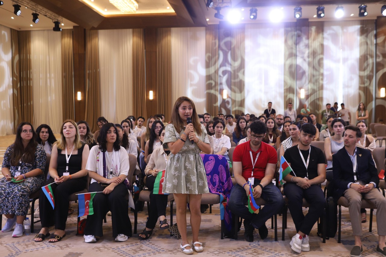 Şəhid ailələri diaspor gənclərinin yay düşərgəsində - FOTOLAR