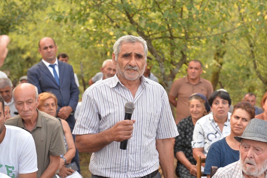 Taleh Qaraşov kənd sakinlərinin problemlərini dinlədi - FOTOLAR