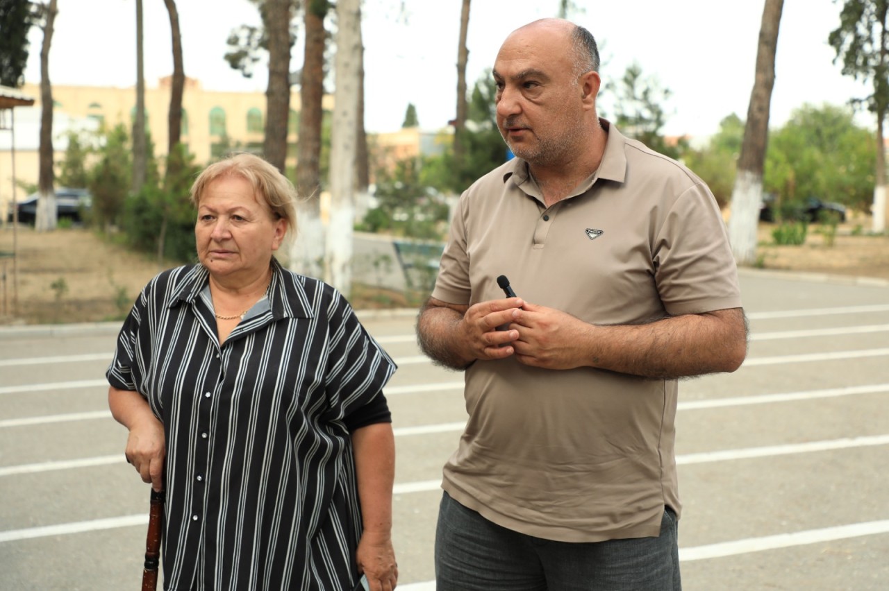 Niyazi Bayramov vətəndaşların müraciətlərini dinləyib - FOTOLAR