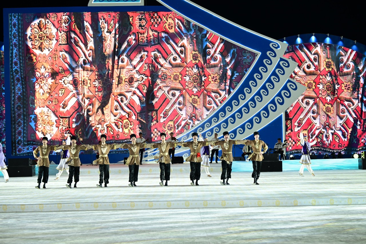 Azərbaycanın milli irsi Türkmənistanda böyük maraqla qarşılandı - FOTOLAR