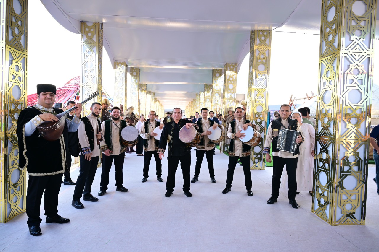 Azərbaycanın milli irsi Türkmənistanda böyük maraqla qarşılandı - FOTOLAR