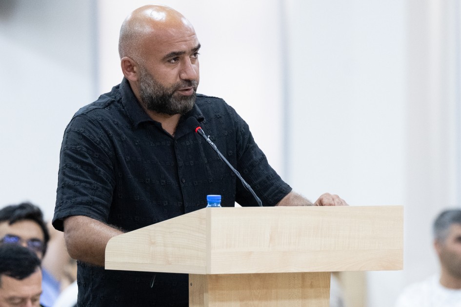 Rus və erməni dillərində sözləri təkrarlamadığına görə ayağından güllələnib (MƏHKƏMƏ)