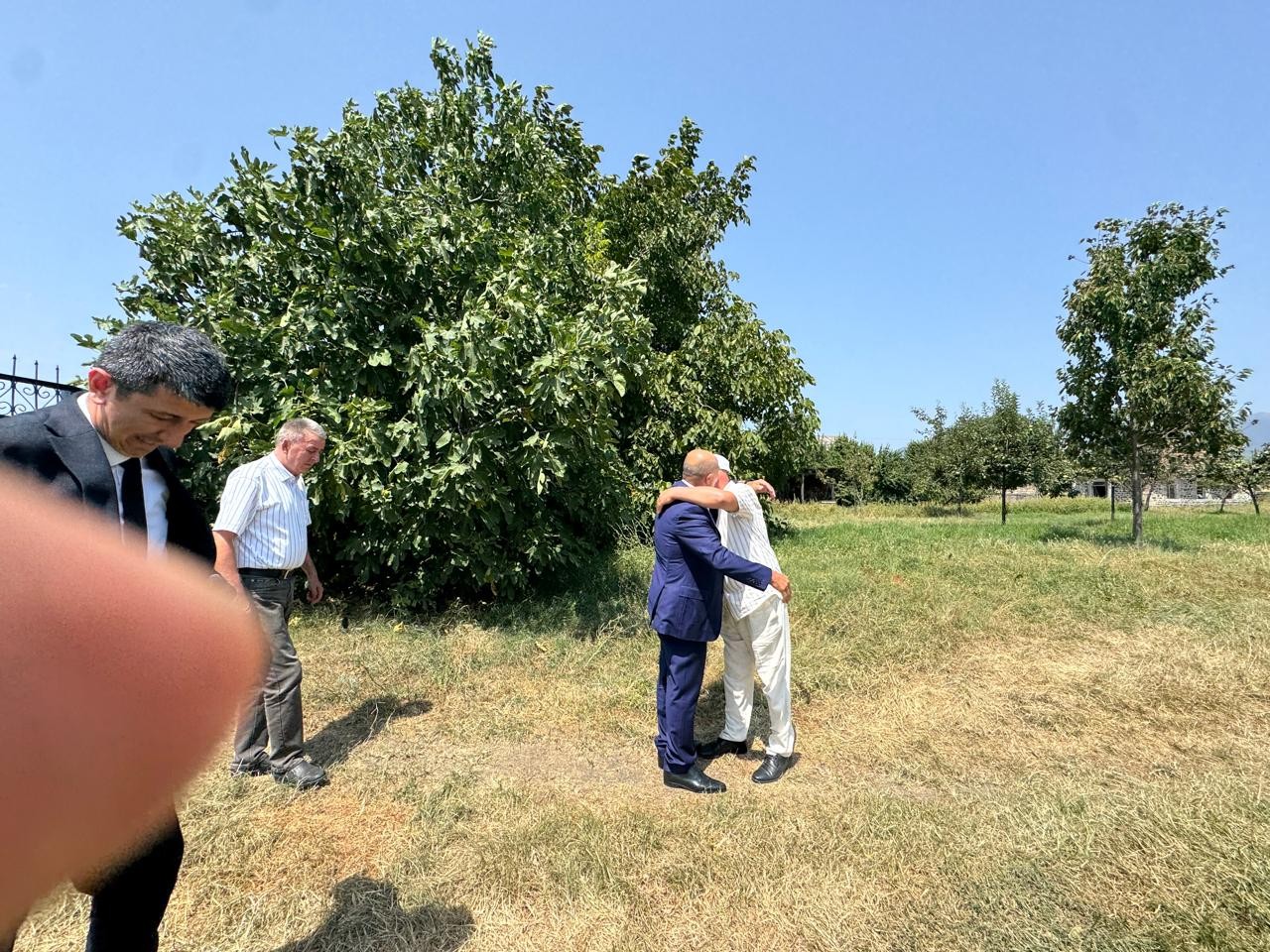 Asif Əsgərov şəhid ailəsini ziyarət edib, vətəndaşlarla görüşdü - FOTOLAR