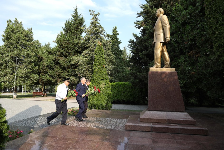 Baş prokuror Qəbələdə vətəndaşların müraciətlərini dinləyib - FOTOLAR