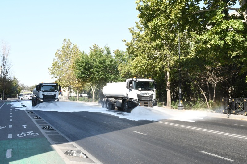 Bakının 548 küçəsi yuyuldu - FOTOLAR