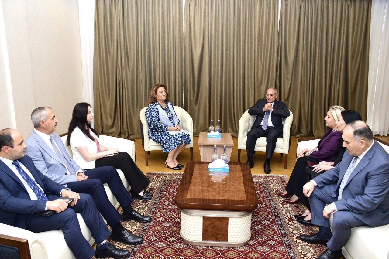 Tahir Budaqov Hicran Hüseynova ilə görüş keçirdi - FOTOLAR
